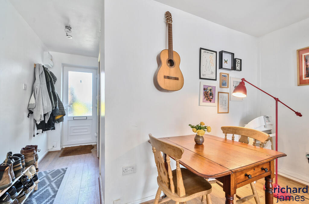 53dd913c57074fd9abcbcdd2fcb5aa52