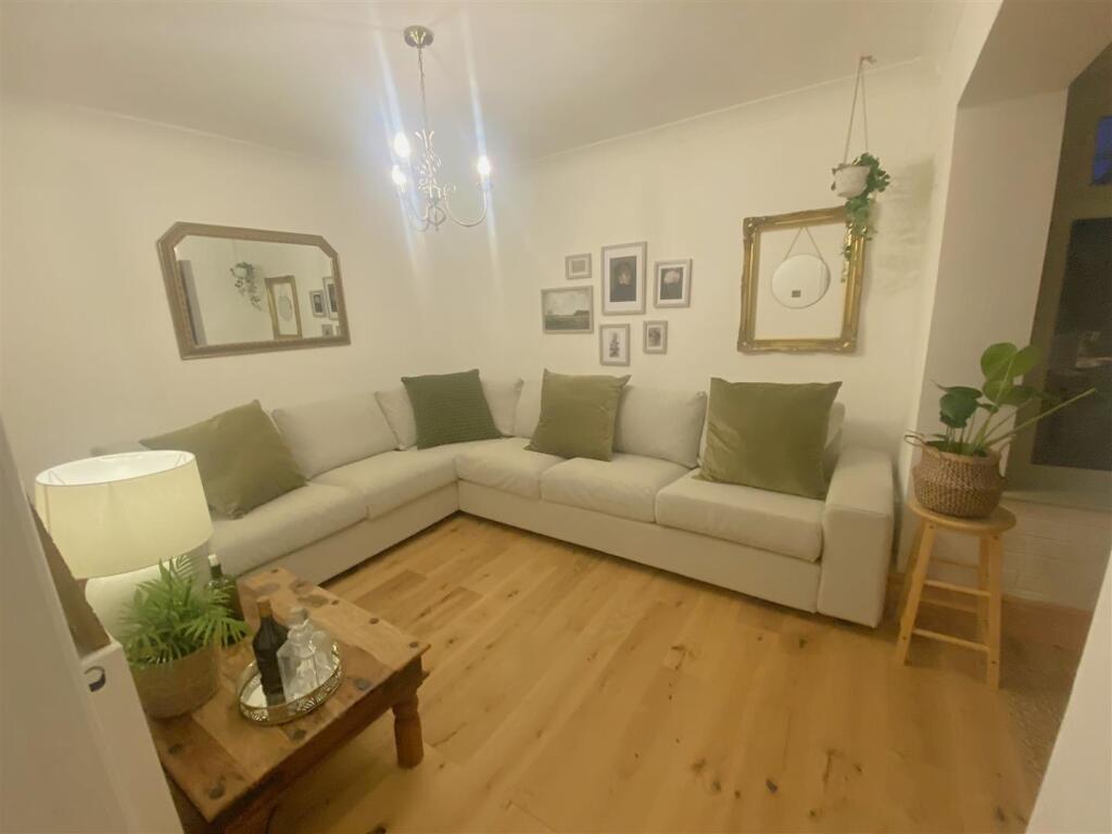 xFamily Room.jpg