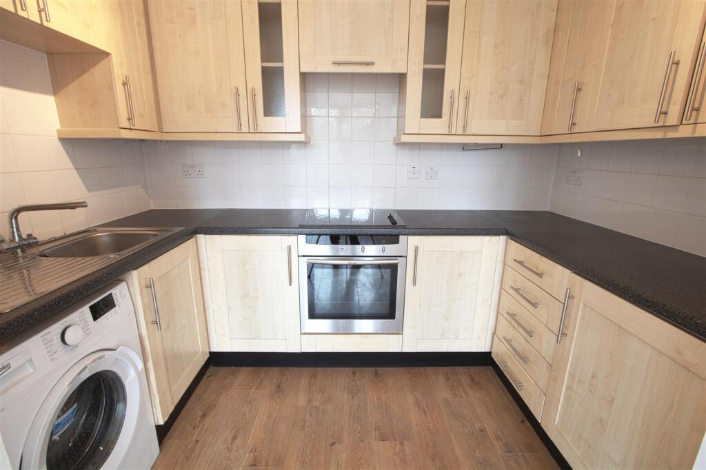 KITCHEN.jpg