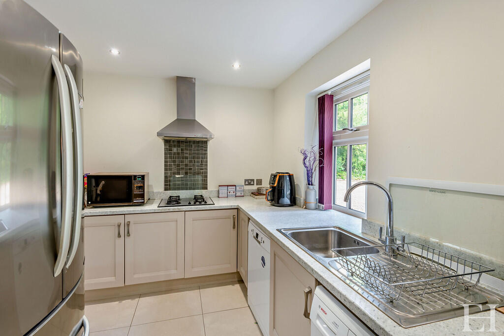 8598871-interiorW...