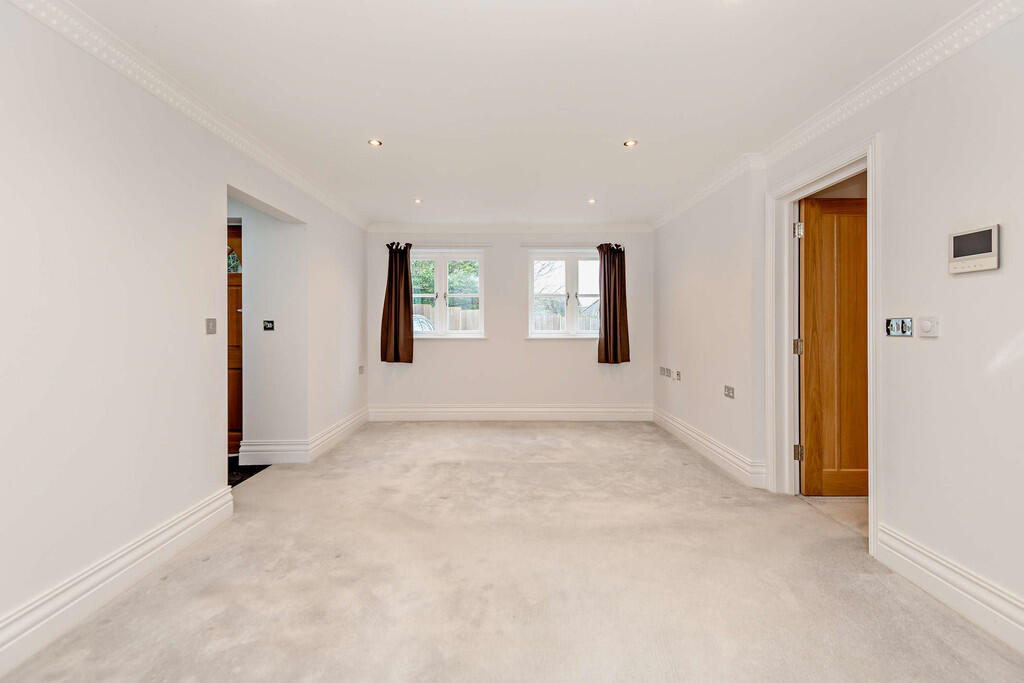 8633019-interior1...