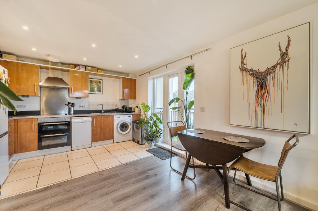 Kitchen/Dinging Area