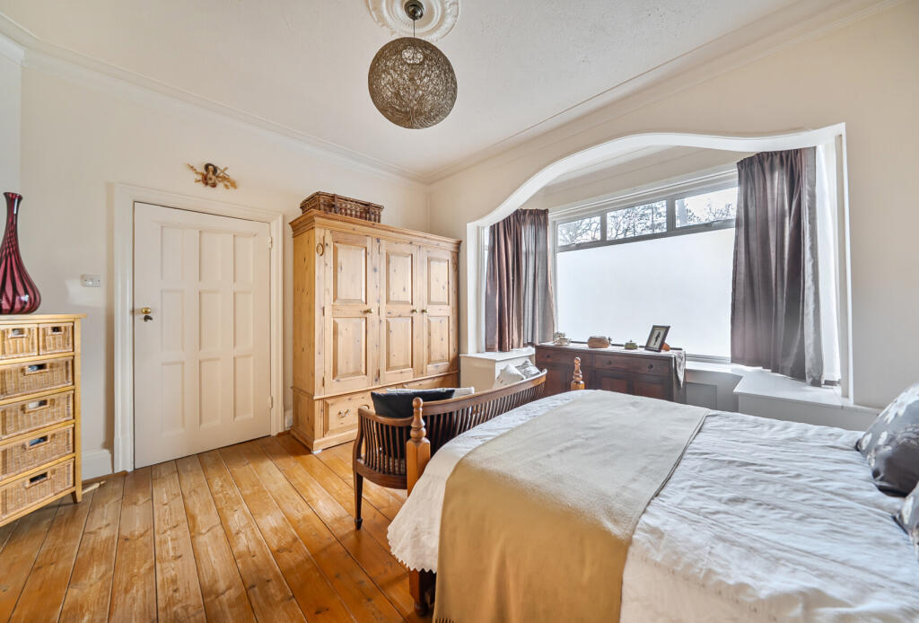 1387044-17-693983...