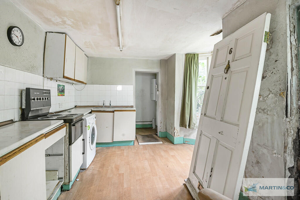 4_32709_watermark...