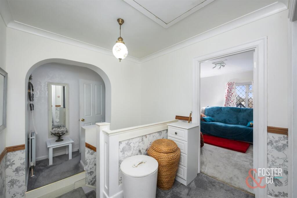 Gableson Avenue, 1-007.jpg