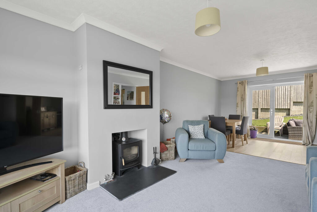 19 Linhey - Sit Rm 2