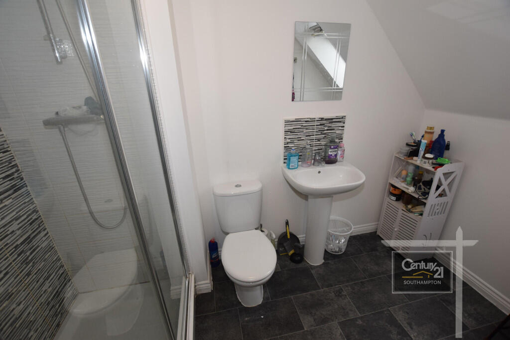 ENSUITE TO MASTER BEDROOM