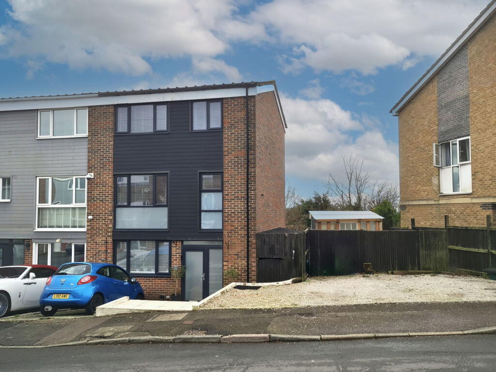 Oxenden Road, Sandgate, Folkestone, Kent, CT20 3NJ