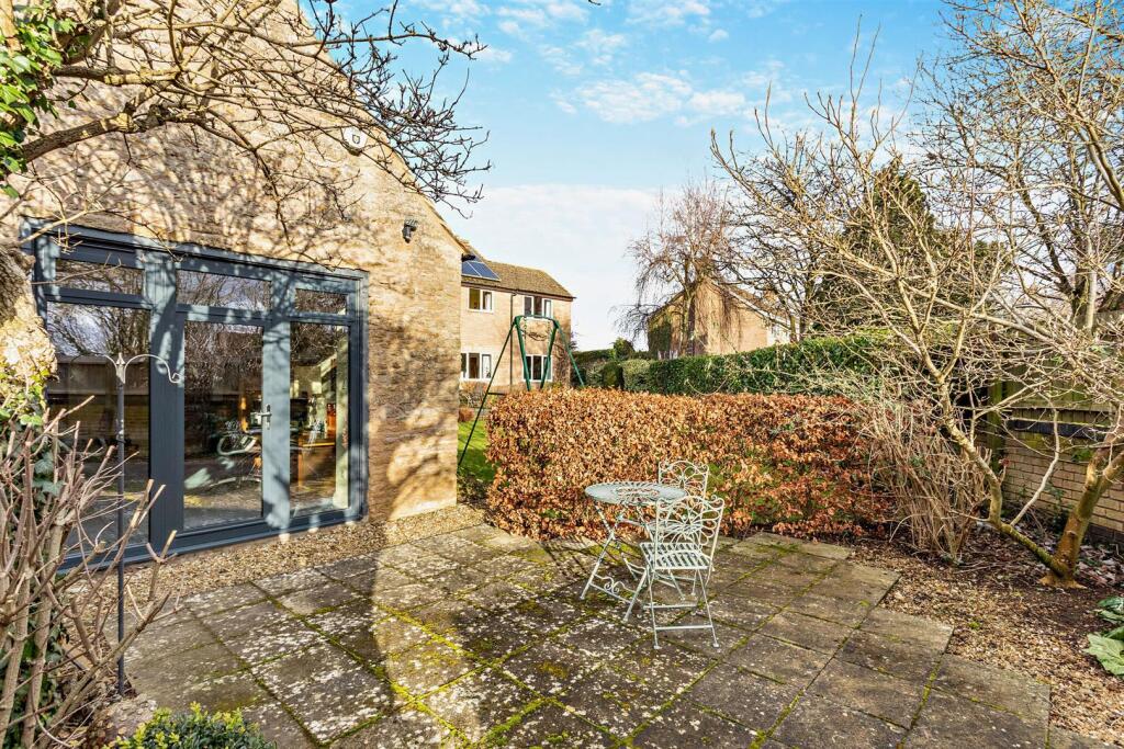 8635571-exterior10-8