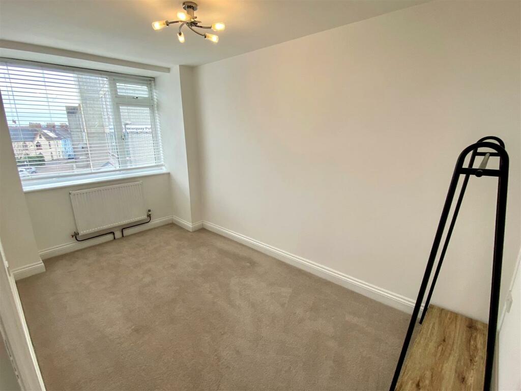 Flat 8, 10-12 Tolcarne Road Bedroom 1