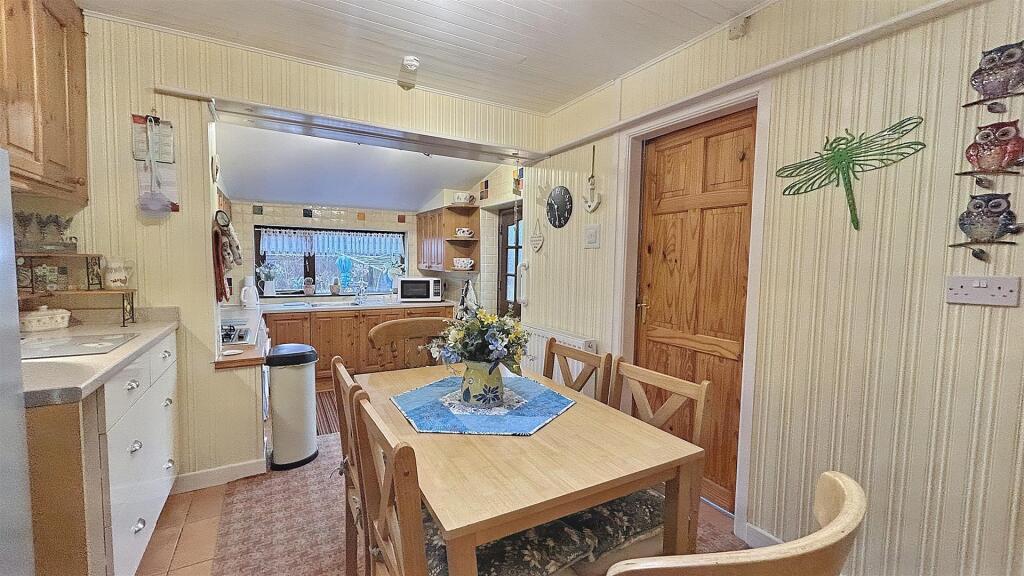 Kitchen Diner.jpg