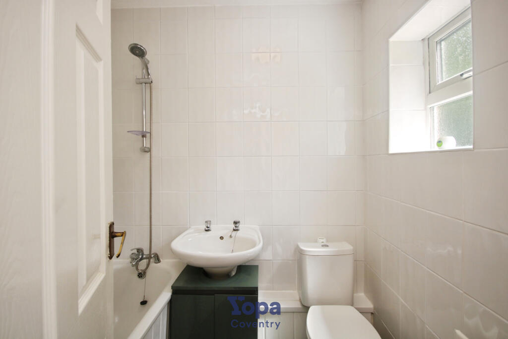 091b8eae-Family 20Bathroom.JPG