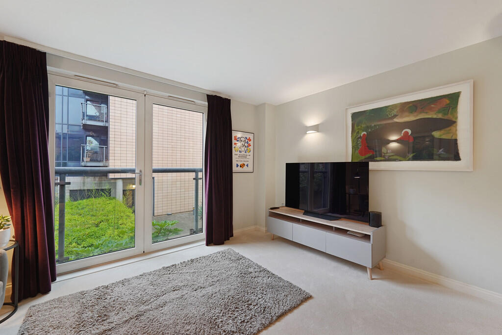 12-b071JUS07661 (...