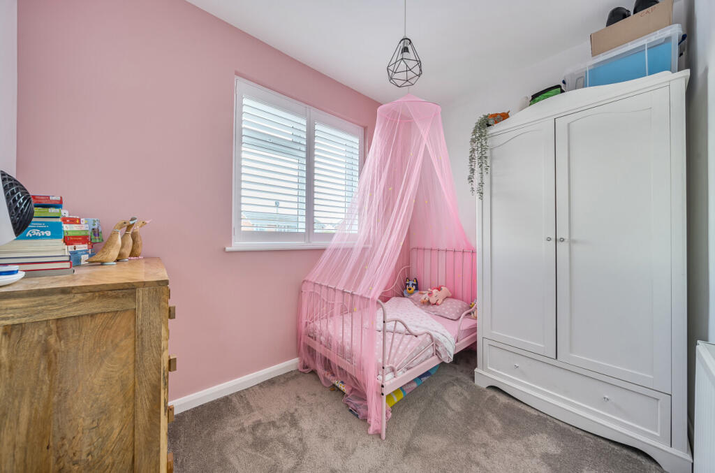 1376455-3-690b853...