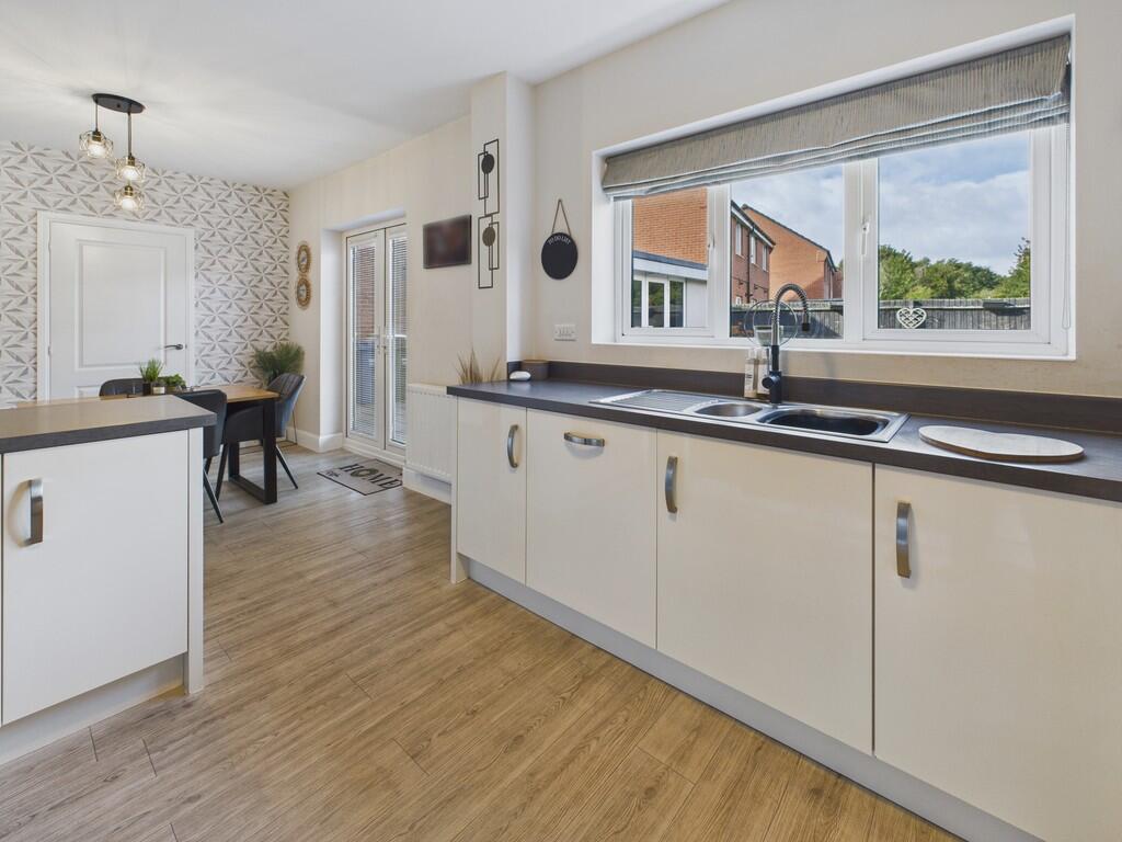 CAM04273G0-PR0192...