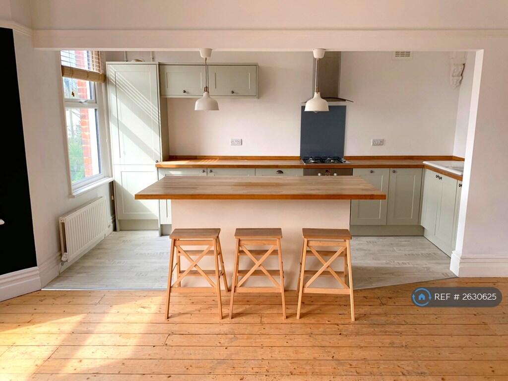 Kitchen / Living Space