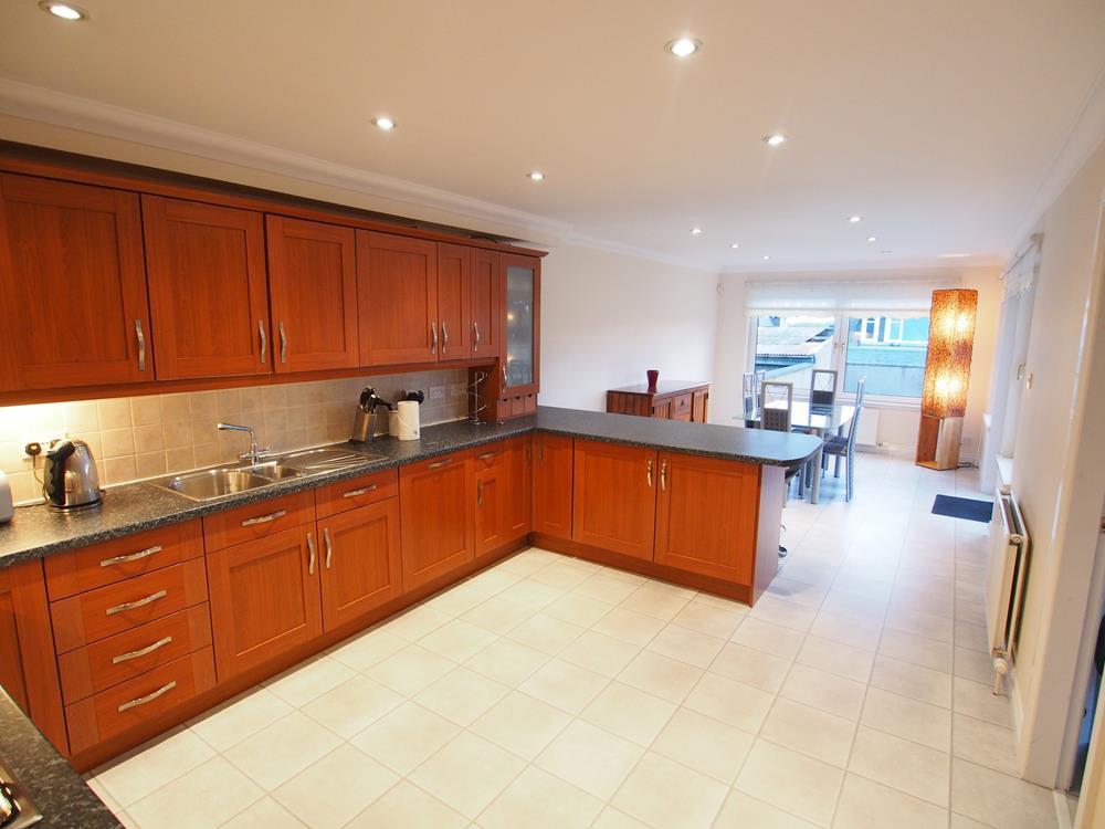 Kitchen/Dining area