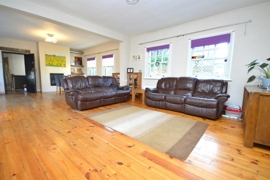 Living/Dining Room