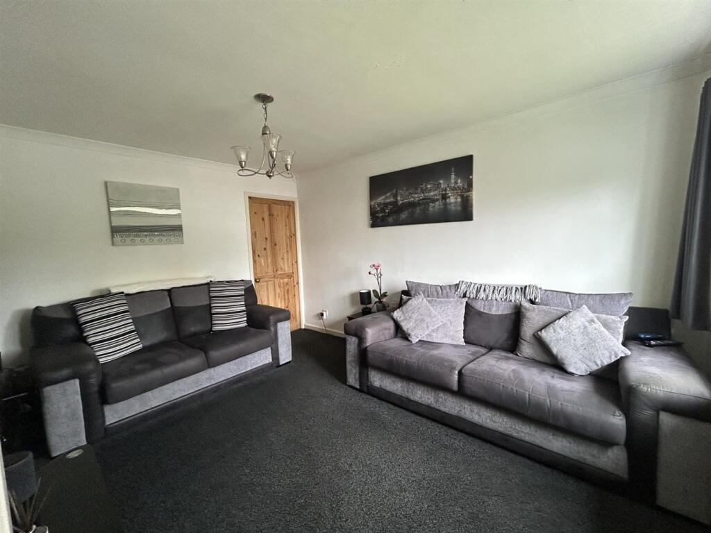 WILLMORE GROVE 82 LOUNGE.jpg