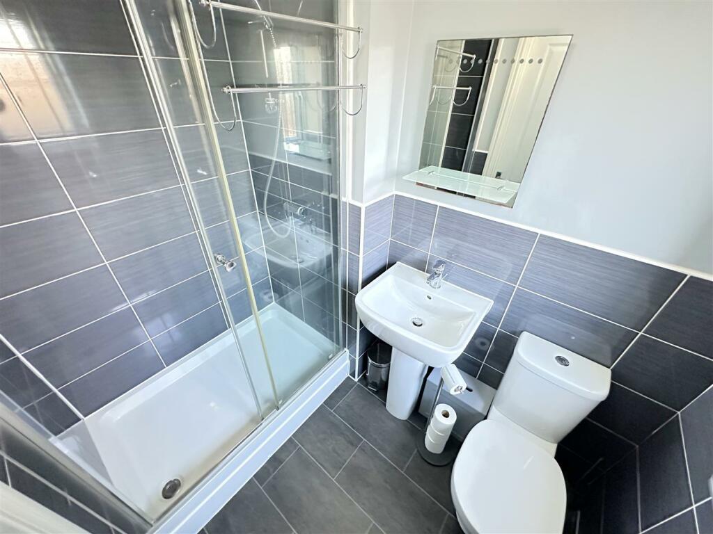 En Suite Shower Room