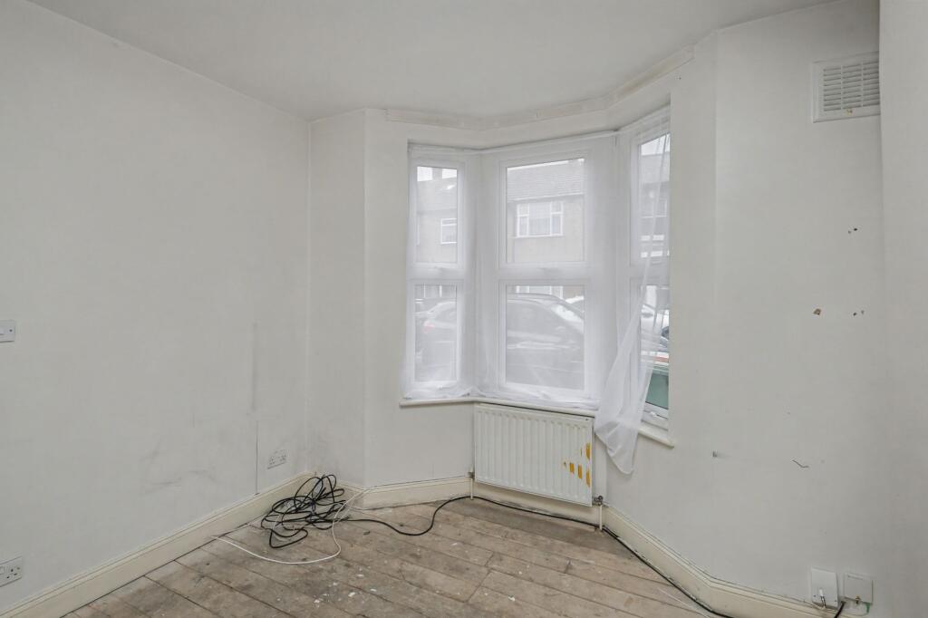 134 Colegrave Road, London E15 1EA