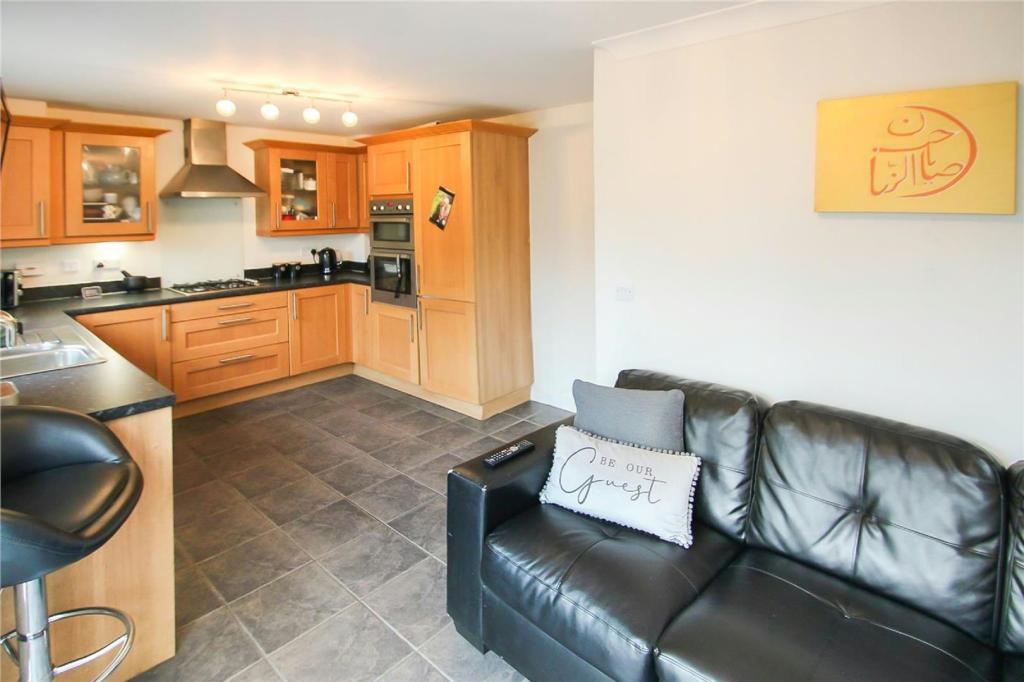 Dining Kitchen Aspect 3