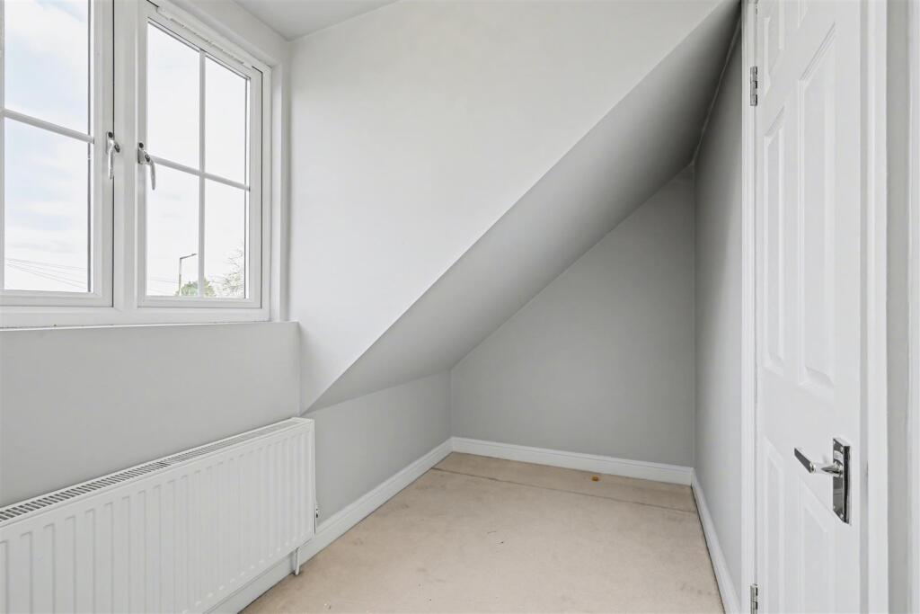 Loft Bedroom 1_2.jpeg