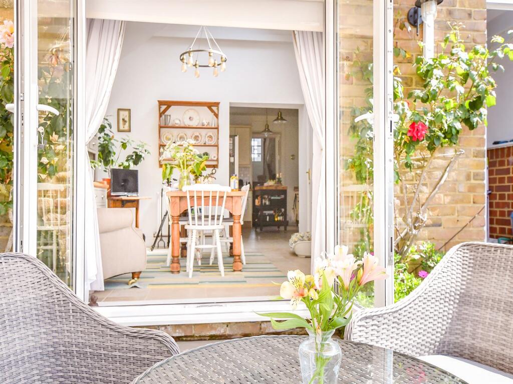 External Lifestyle Photograph