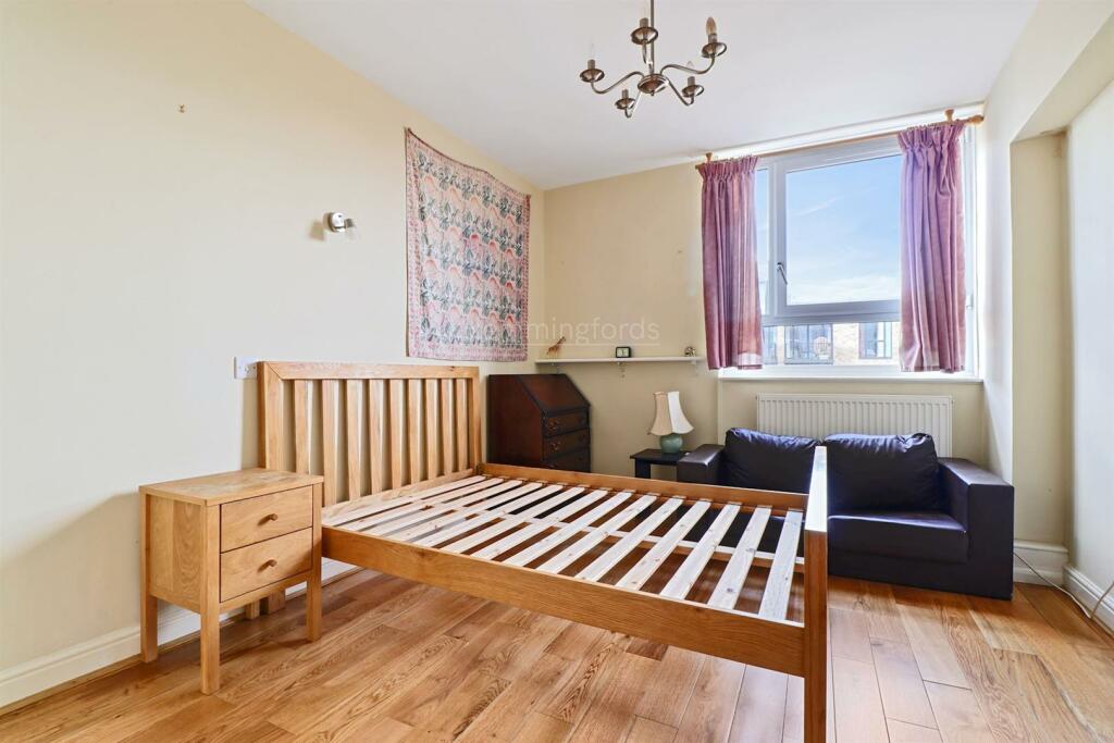 12-4cb679955 Am HMF 42 Laburnum Court, Laburnum St
