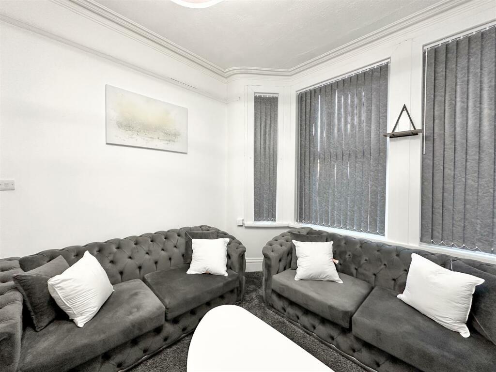 Staycasa Accommodation Manchester Carrill  2024AUG