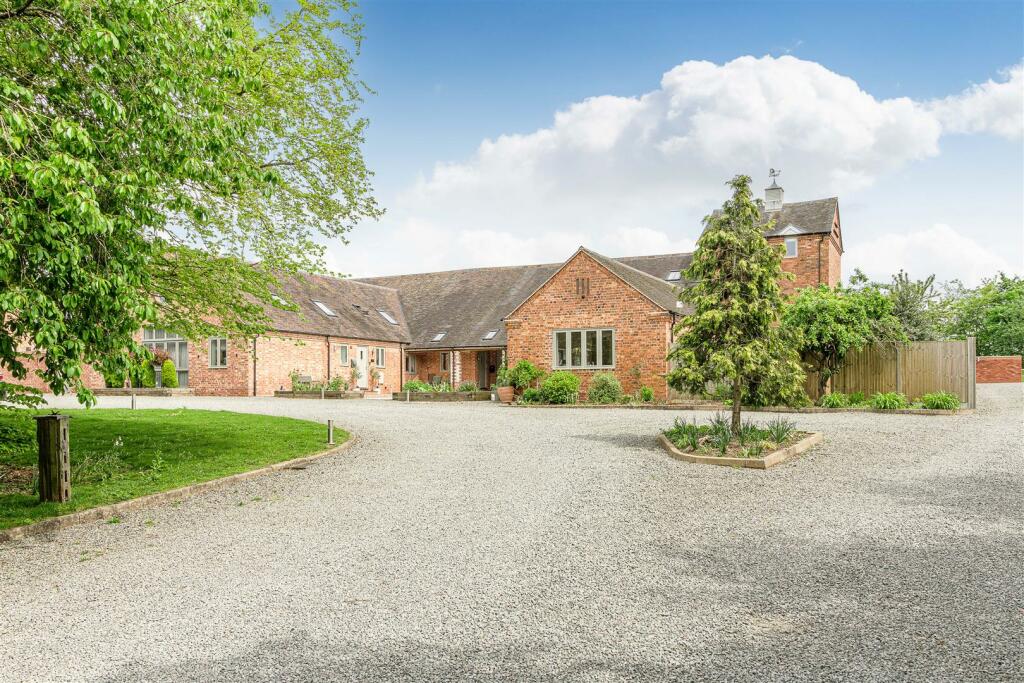 3 Poplars Yard, Shuttington