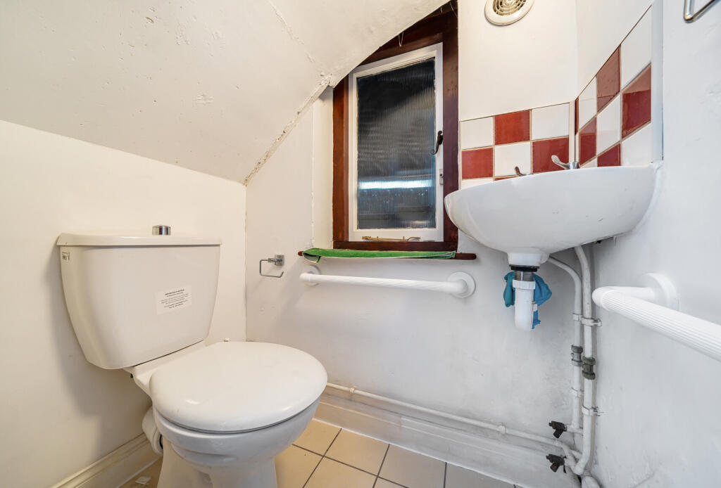 1339859-10-689a2d...