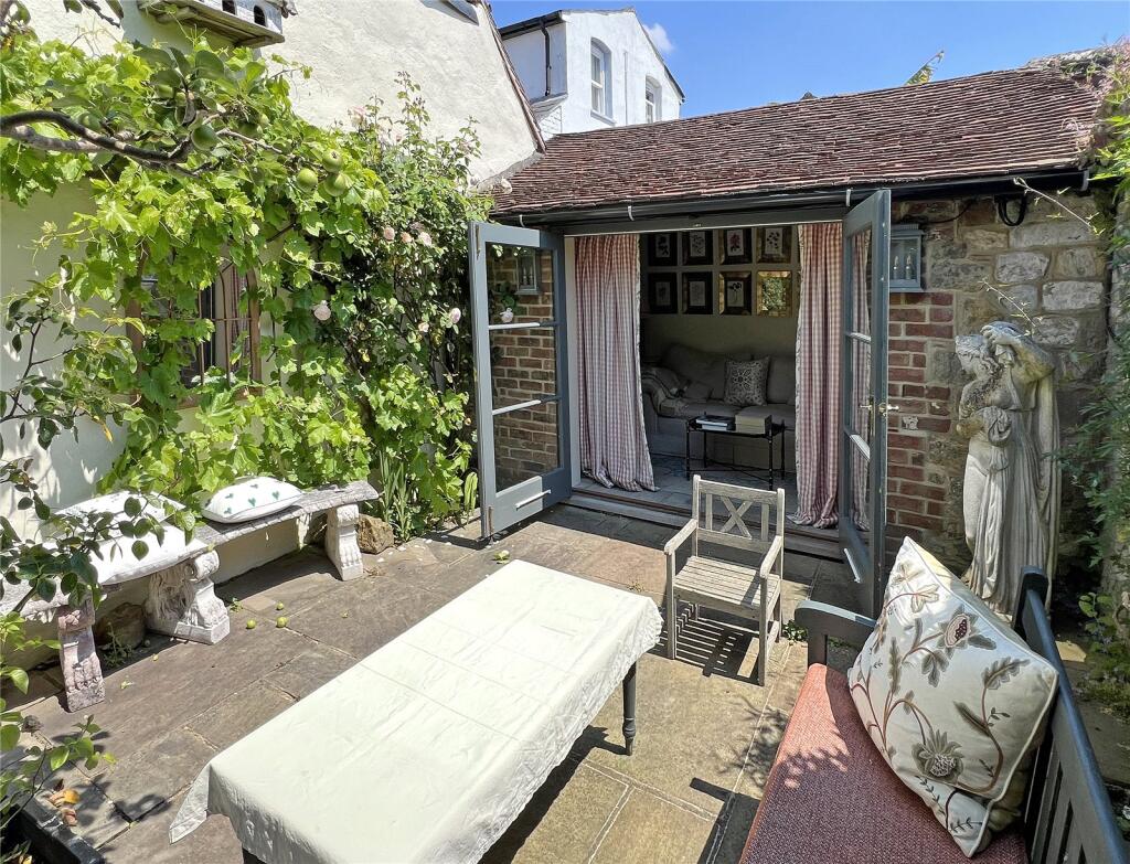 Garden/studio