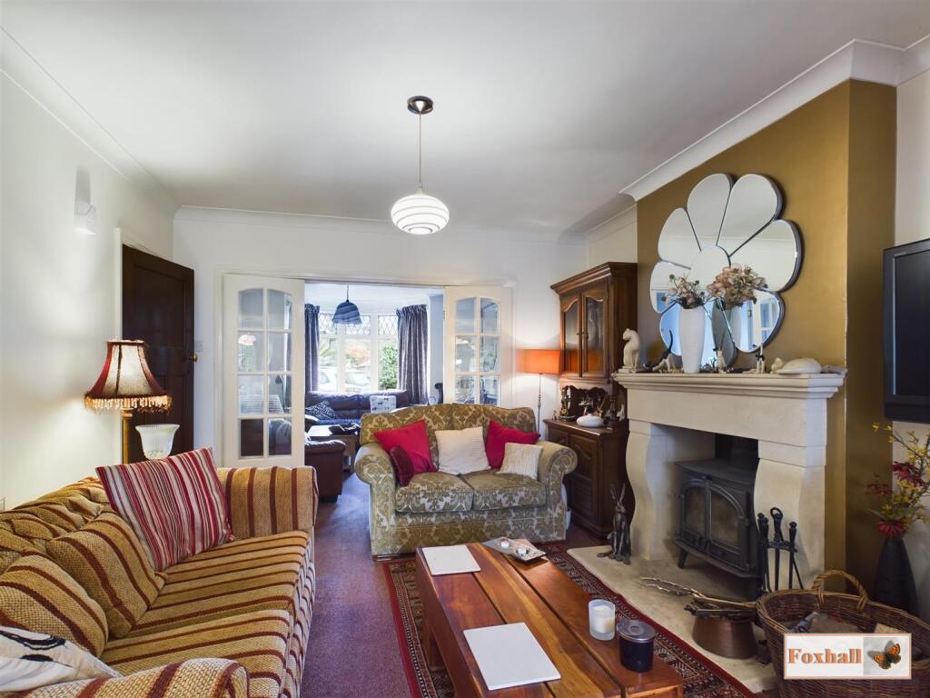 Sitting Room/Dining Room