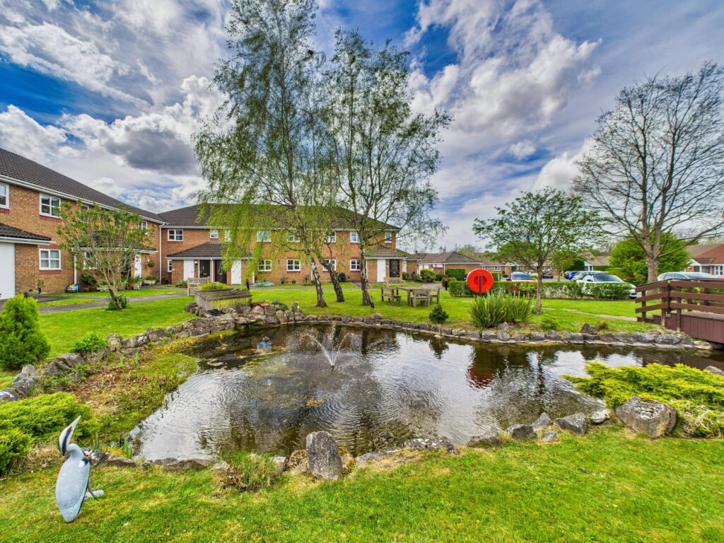 CAM02023G0-PR0132-STILL034