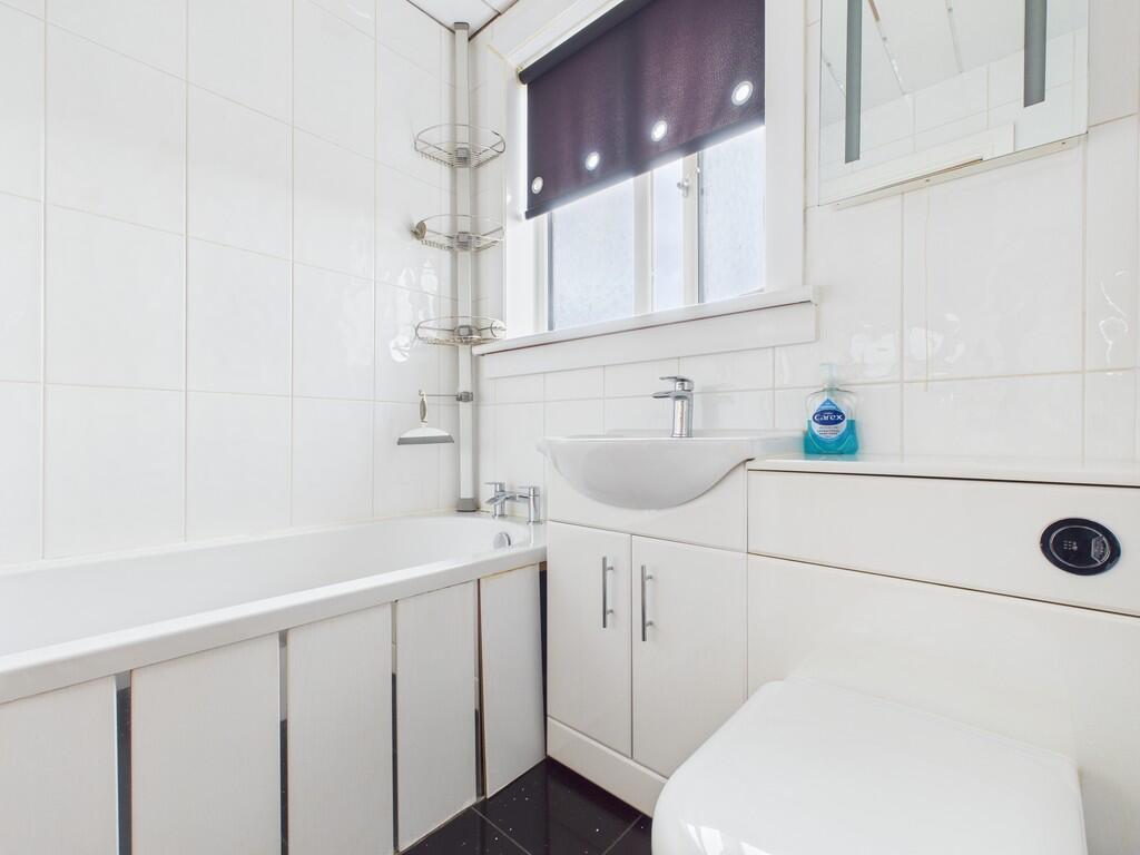 CAM05526G0-PR0042...