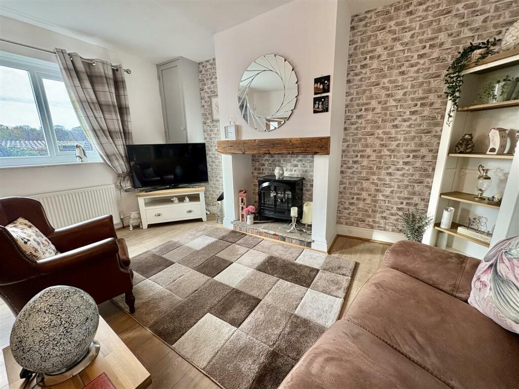 Bramleys Estate Agents - Field Top - Bailiff Bridg
