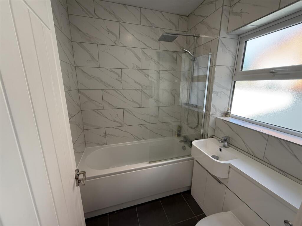 Bathroom.JPG