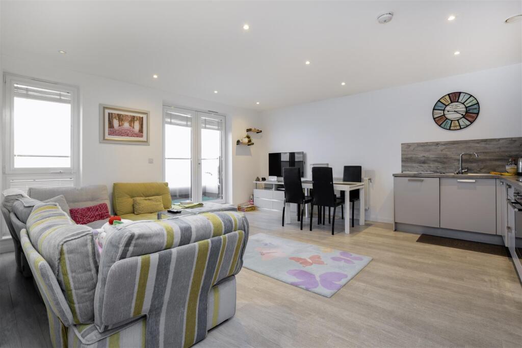 Davidson Frost-Wellings, DFW, Hallington Court, Ed