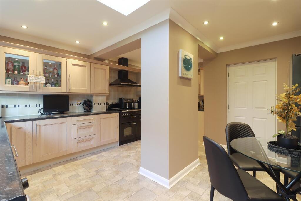 Impressive Extended Dining Kitchen
