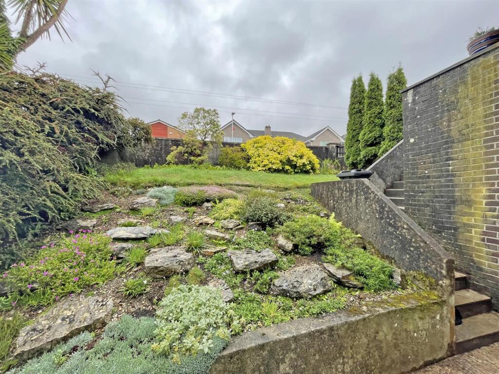 Fort Austin Avenue - Front Garden.jpg