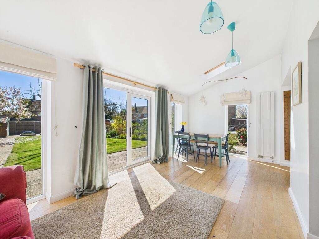 DINING / LIVING ROOM