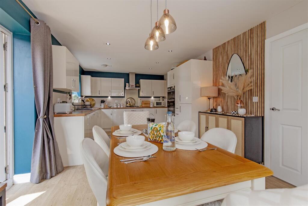 Superb Dining Kitchen