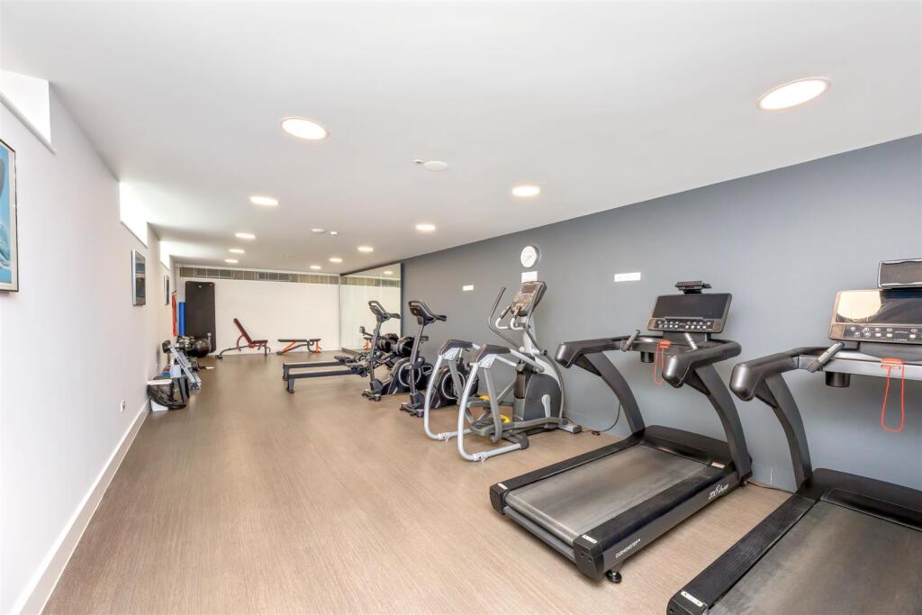 Bayside Apartments, Flat 90-019.jpg