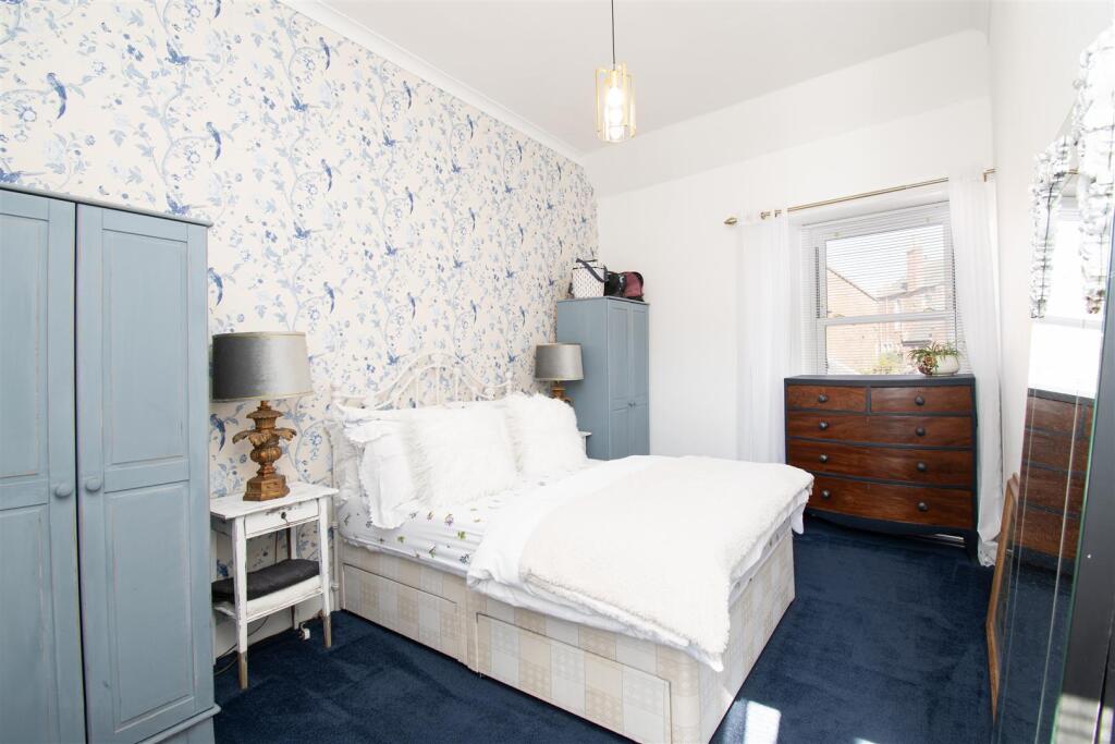 bedroom 1 (1).jpg