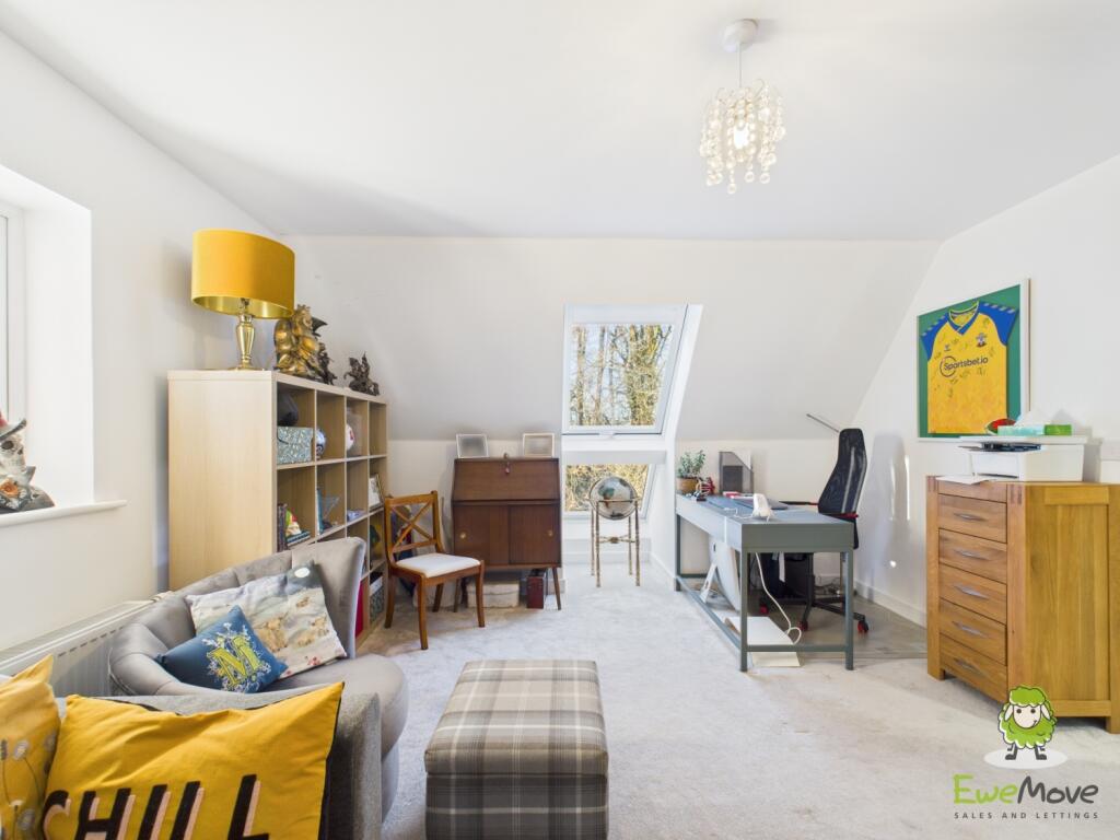 EweMove Estate Agents Basingstoke - Fairway Road 