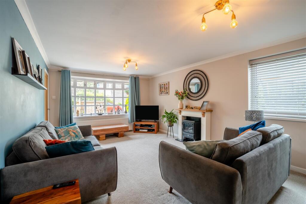 20 - sitting room.jpg