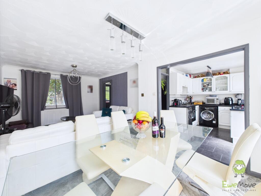 CAM01543G0-PR0137-STILL012