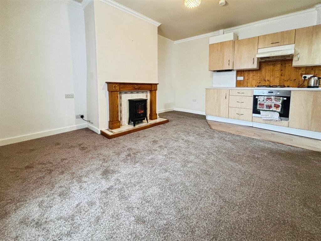 Lounge Kitchen