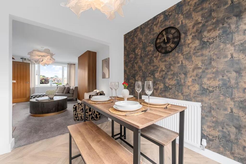 23 Oathills Drive-017.jpg